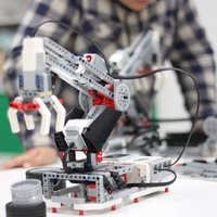 Логотип компании Кубик, детский развивающий центр